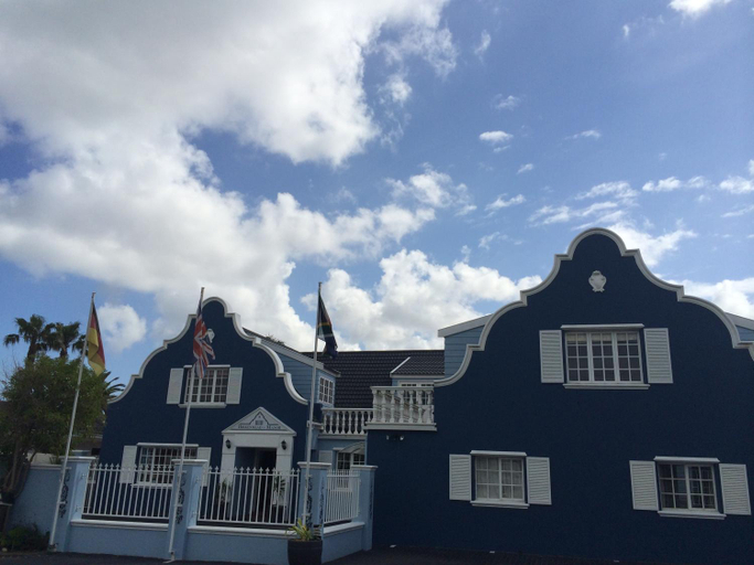 Others 4, Birkenhead Manor, City of Cape Town