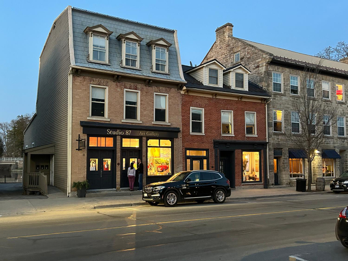 Exterior & Views