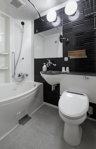 Bathroom 14