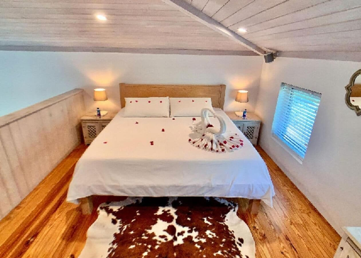 Bedroom 2, Tropical Escape: Charming Cottage With Resort Privileges