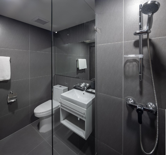 Bathroom 13