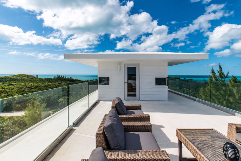 Others 4, Beachfront Beauty: Luxury Estate With Infinity Pool And Spa