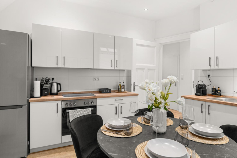 Others 4, SHINY HOMES - Elegant City Apartments, Bielefeld