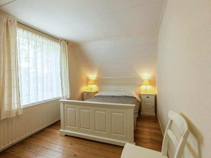 Bedroom, from the Zealand coast and 20km from Brugge!, Sluis