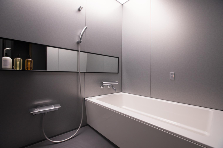 Bathroom 18