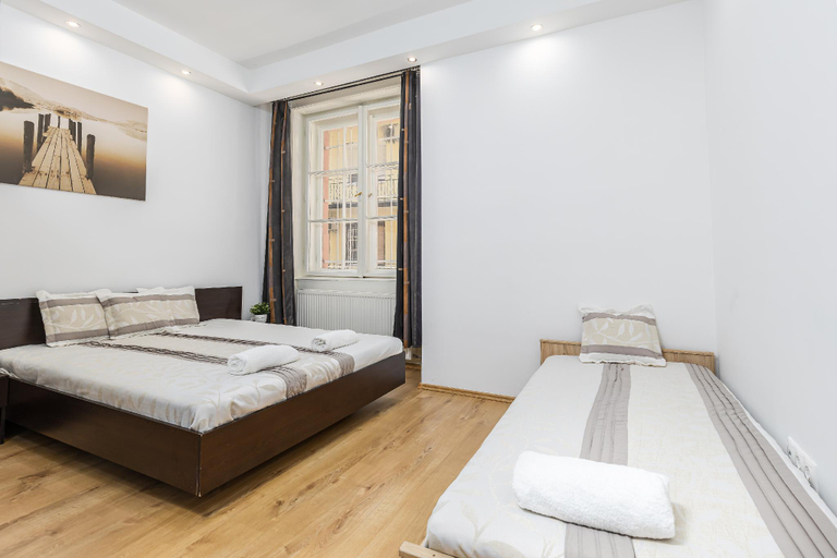Bedroom 2, Real Apartments Kertesz, Budapesti