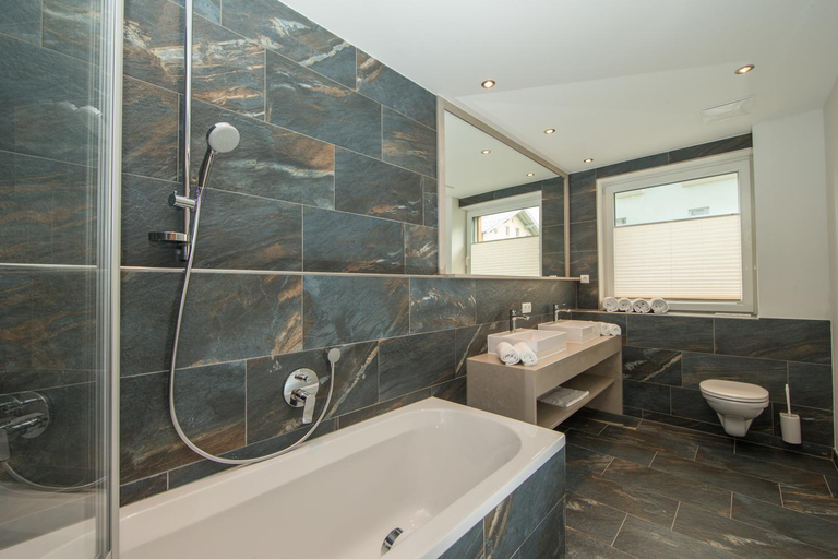 Bathroom 2, Silva Peak Residences Galtur, Landeck