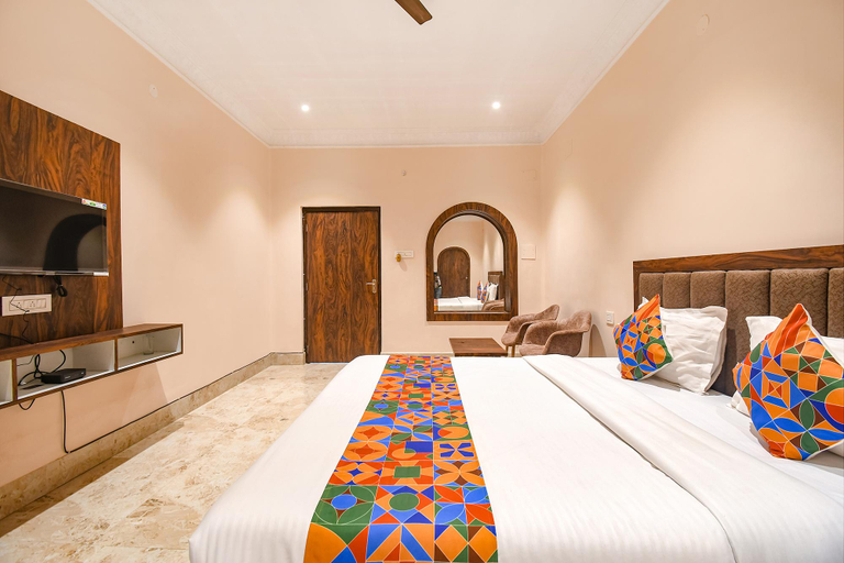 Bedroom 3, FabHotel Golden Suites, Kolkata