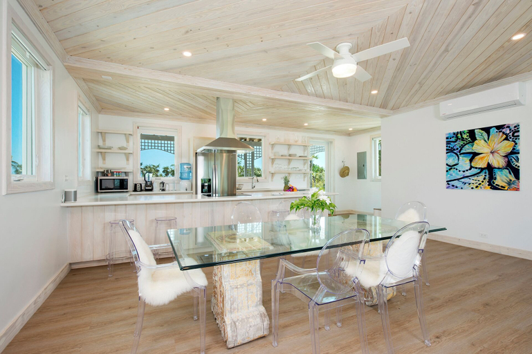 Food & Drinks, Tropical Haven: Luxurious Home Steps From Beach