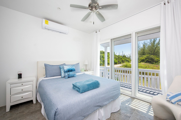 Bedroom 2, Secluded Luxury: New Beachfront Home With Pool