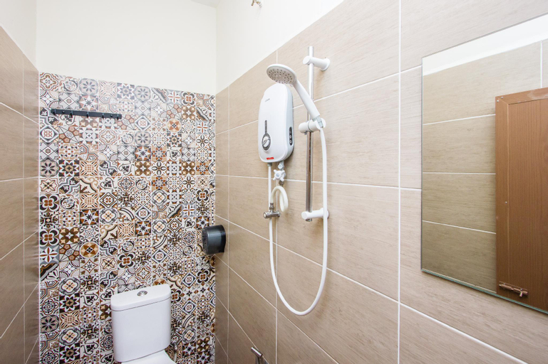 Bathroom 8