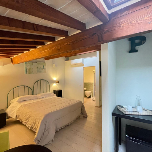 Others 4, Guest-house, Siena