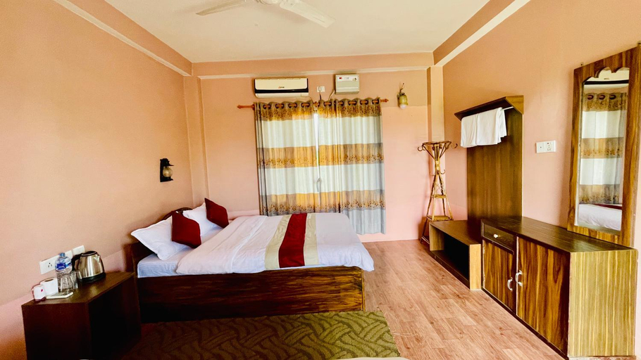 Others 3, Hotel Tree Tops, Narayani