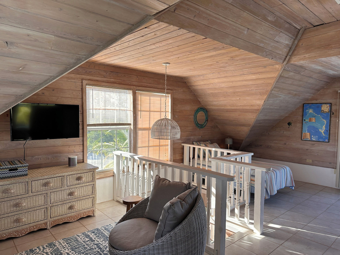 Others 3, Seaside Serenity: Private Retreat With Ocean Views