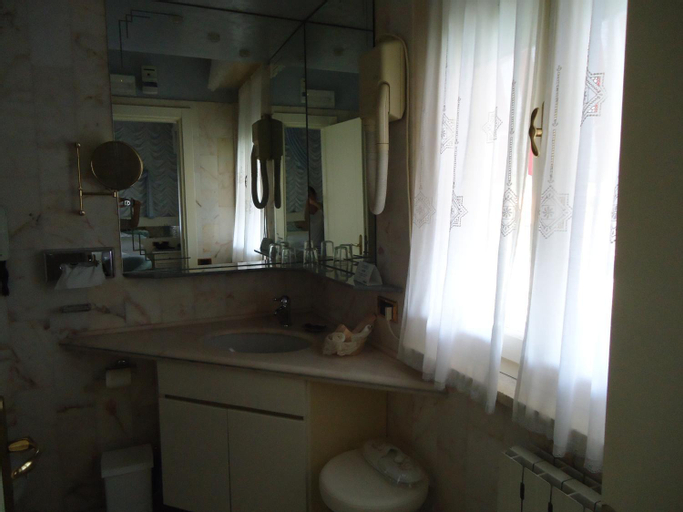 Bathroom 1