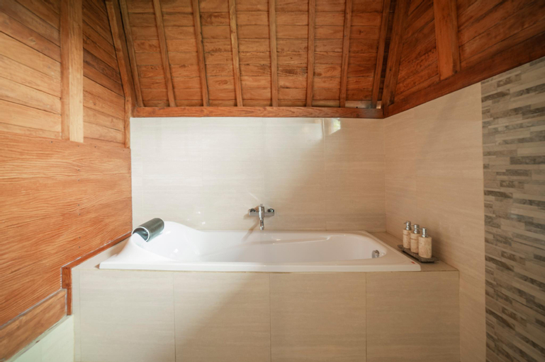 Bathroom 17