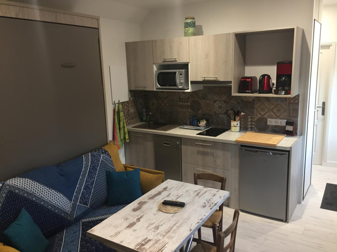 Kitchen, Gites Le Petit Nailly, Yvelines