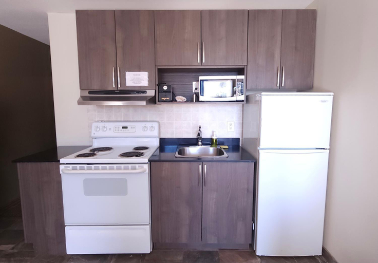 5, Travelodge by Wyndham Valleyview AB, Division No. 18
