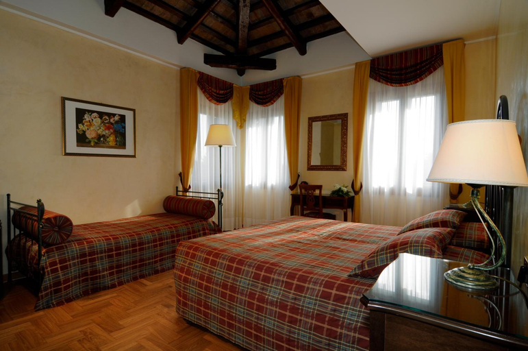 Bedroom 2, Villa Goetzen, Venezia