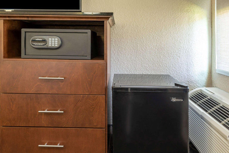Bedroom 3, Baymont by Wyndham McAllen/Pharr, Hidalgo