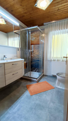 Bathroom 16