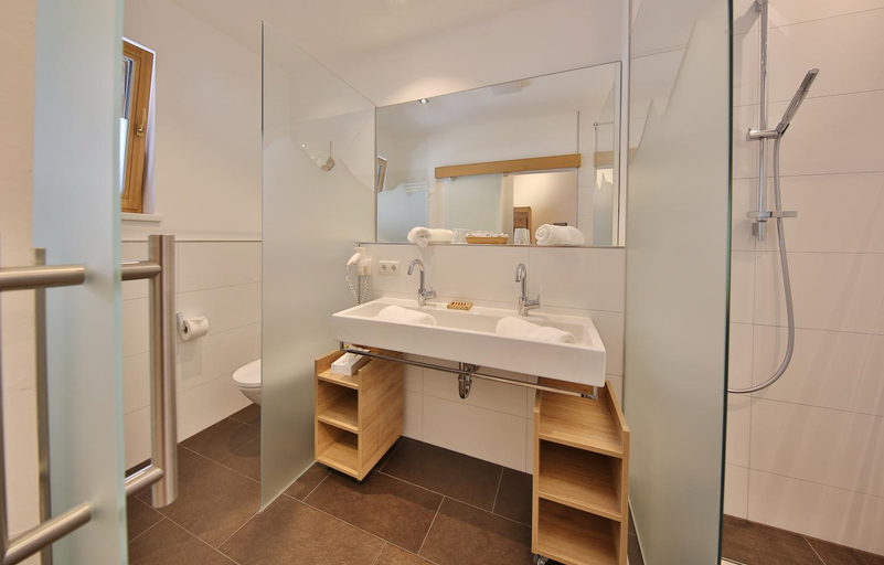 Bathroom 4, Hotel Das Kohle, Landeck