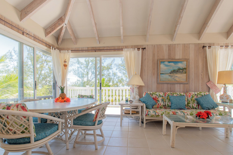 Others 4, Island Oasis: Beachfront Retreat With Infinity Pool