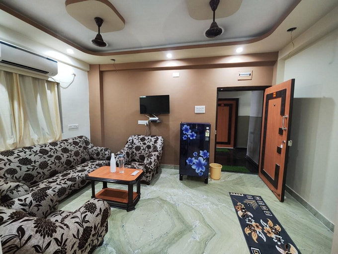 Others 2, Luxury 2BHK, 10 mins from Acropolis Mall Kasba, Kolkata