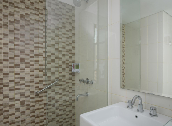 Bathroom 23