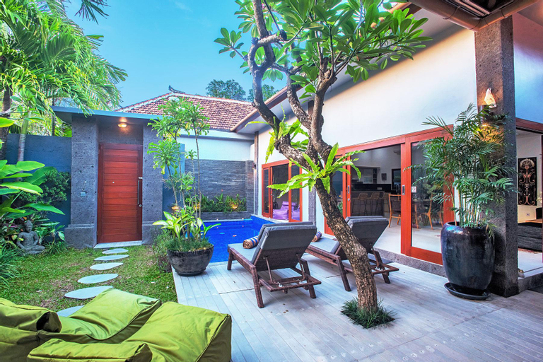 SEMINYAK BEACH Outstanding VILLA ELLEN 5 STAR, Badung