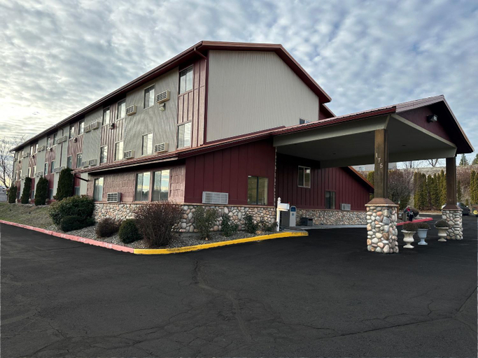 Exterior & Views 1, FairBridge Inn and Suites – Moscow/Pullman, Latah