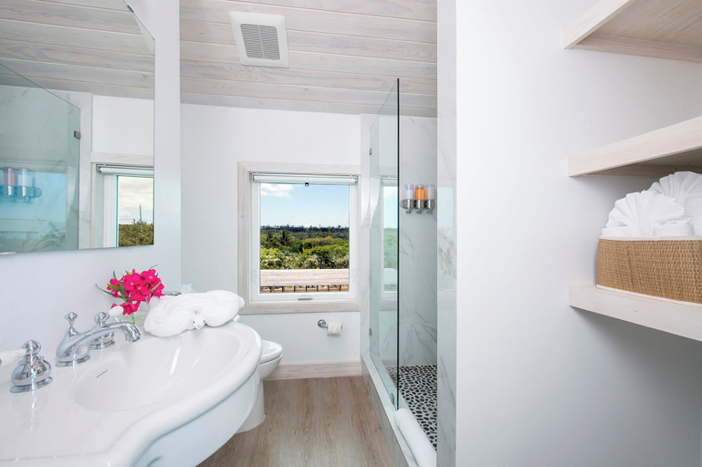 Bathroom 3, Tropical Haven: Luxurious Home Steps From Beach