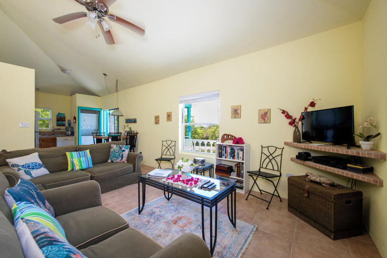 Others 4, Oceanfront Oasis: Elegant Estate With Spectacular Views