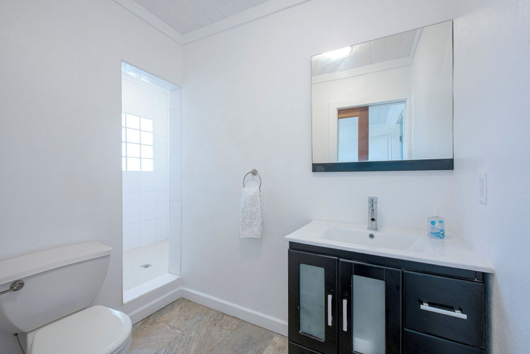 Bathroom, Banks Road Bliss: Luxury Estate With Pool