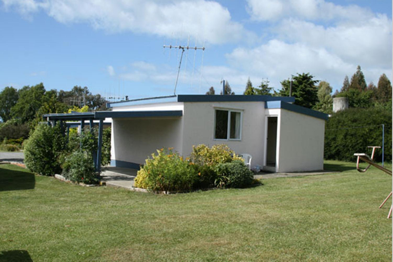 Others 4, Alma Motel, Waitaki