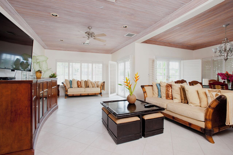 Others 5, Buttonwood Bliss: Lux Condo With Amenities