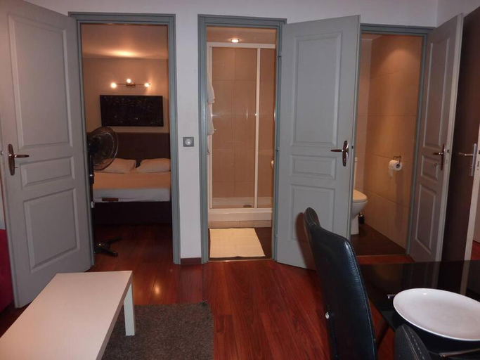 Bedroom 2, Vieux Nice 2 pieces Appartement SAN REMO, Alpes-Maritimes