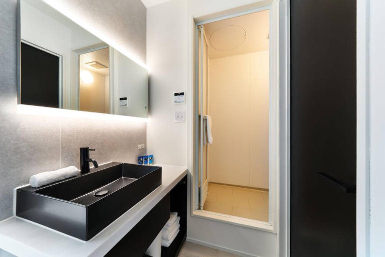 Bathroom 2, WHARF&CO.