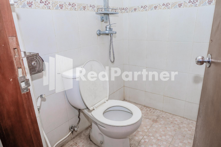 Bathroom 12
