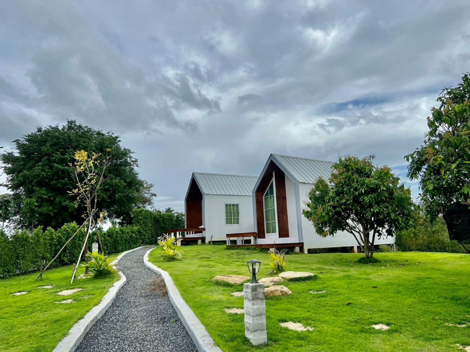Exterior 4