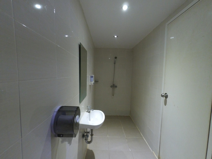 Bathroom 9