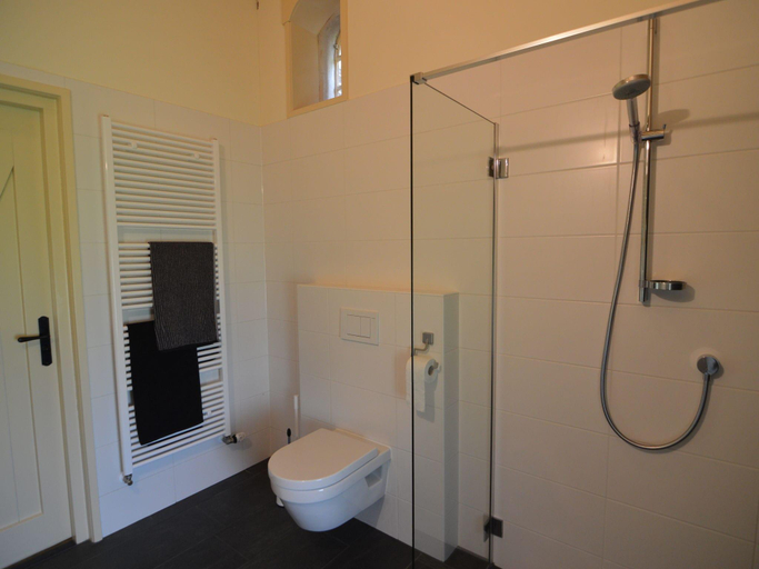 Bathroom 3, Farmhouse in Geesteren near Forests, Borculo