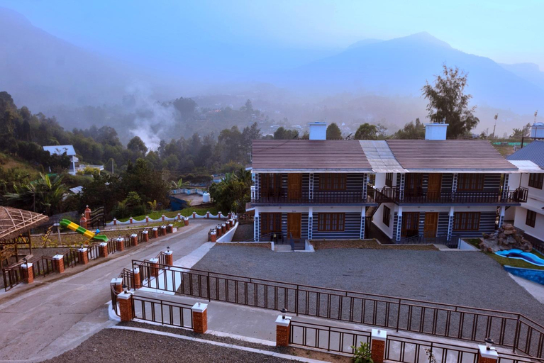 Exterior 12