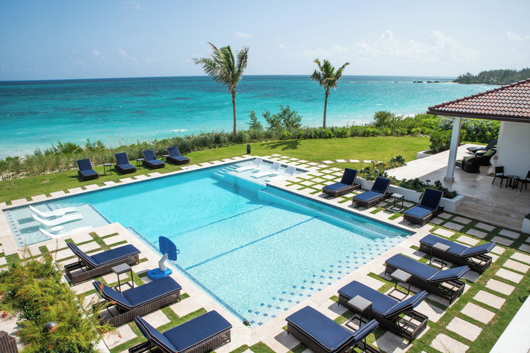 Sport & Beauty 3, Secluded Serenity: Beachfront Estate On Private Acres
