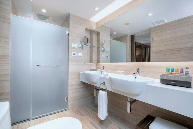 Bathroom 4
