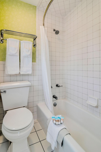 Bathroom 5, Atlantic Hotel, Inc, Worcester