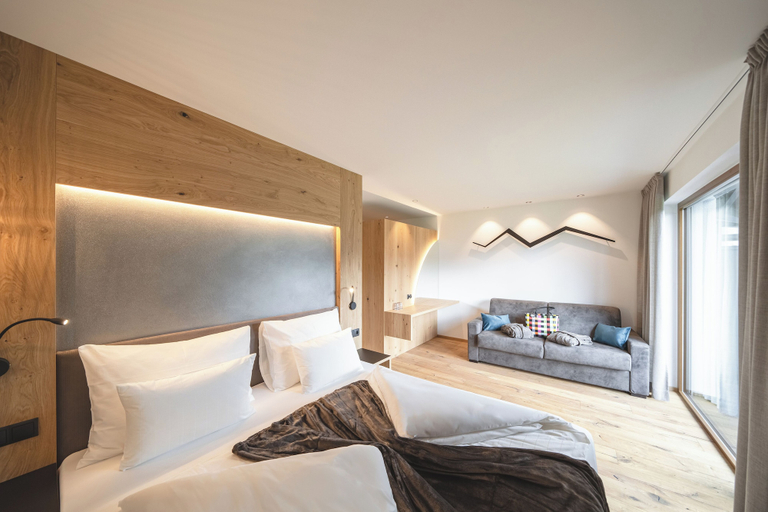 Bedroom 2, Hotel Lahnerhof, Bolzano