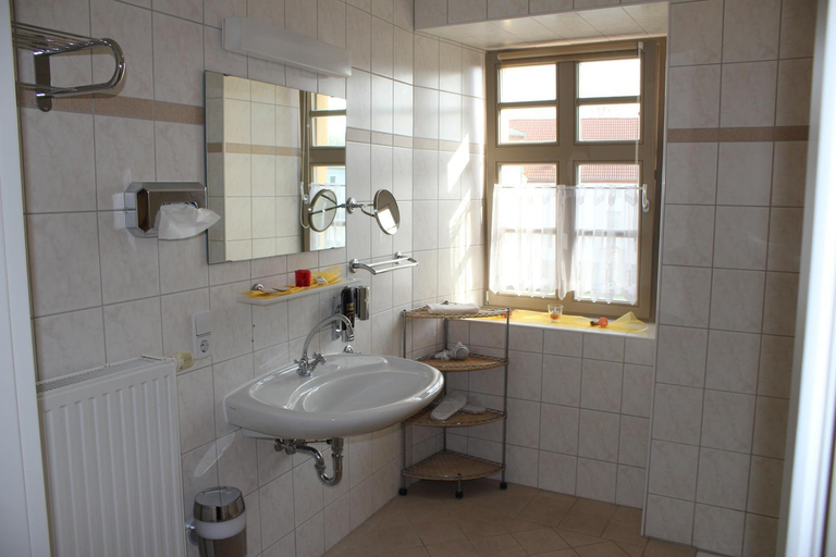 Bathroom 3, Stadtschloß Hecklingen, Salzlandkreis
