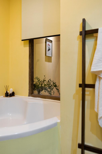 Bathroom 7