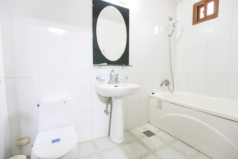 Bathroom, Galleria Hotel, Andong